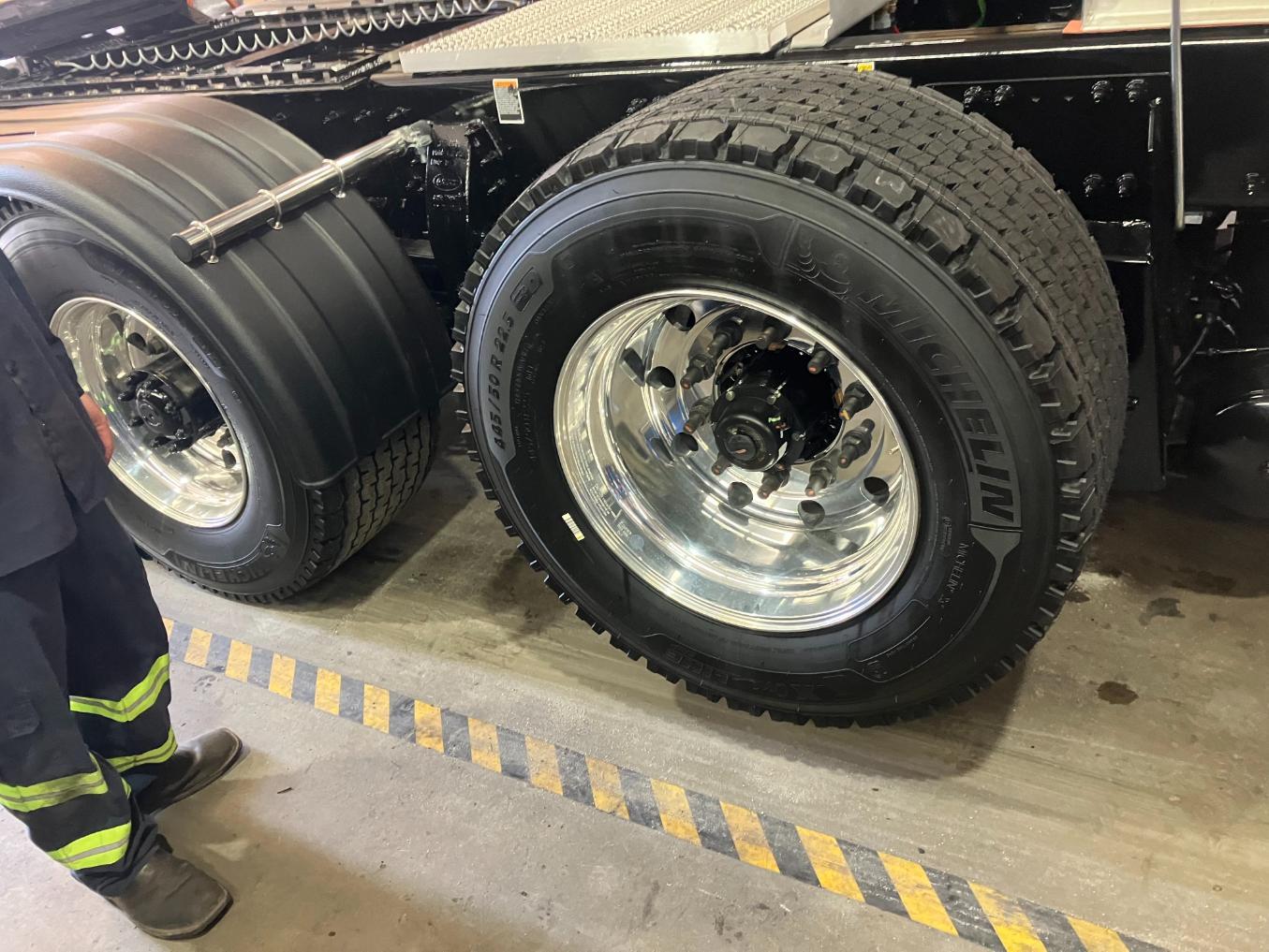 Emergency tire service